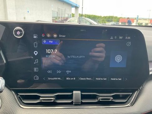 Used 2025 Chevrolet Equinox RS w/ Safety and Technology Package AWD/4WD image 5