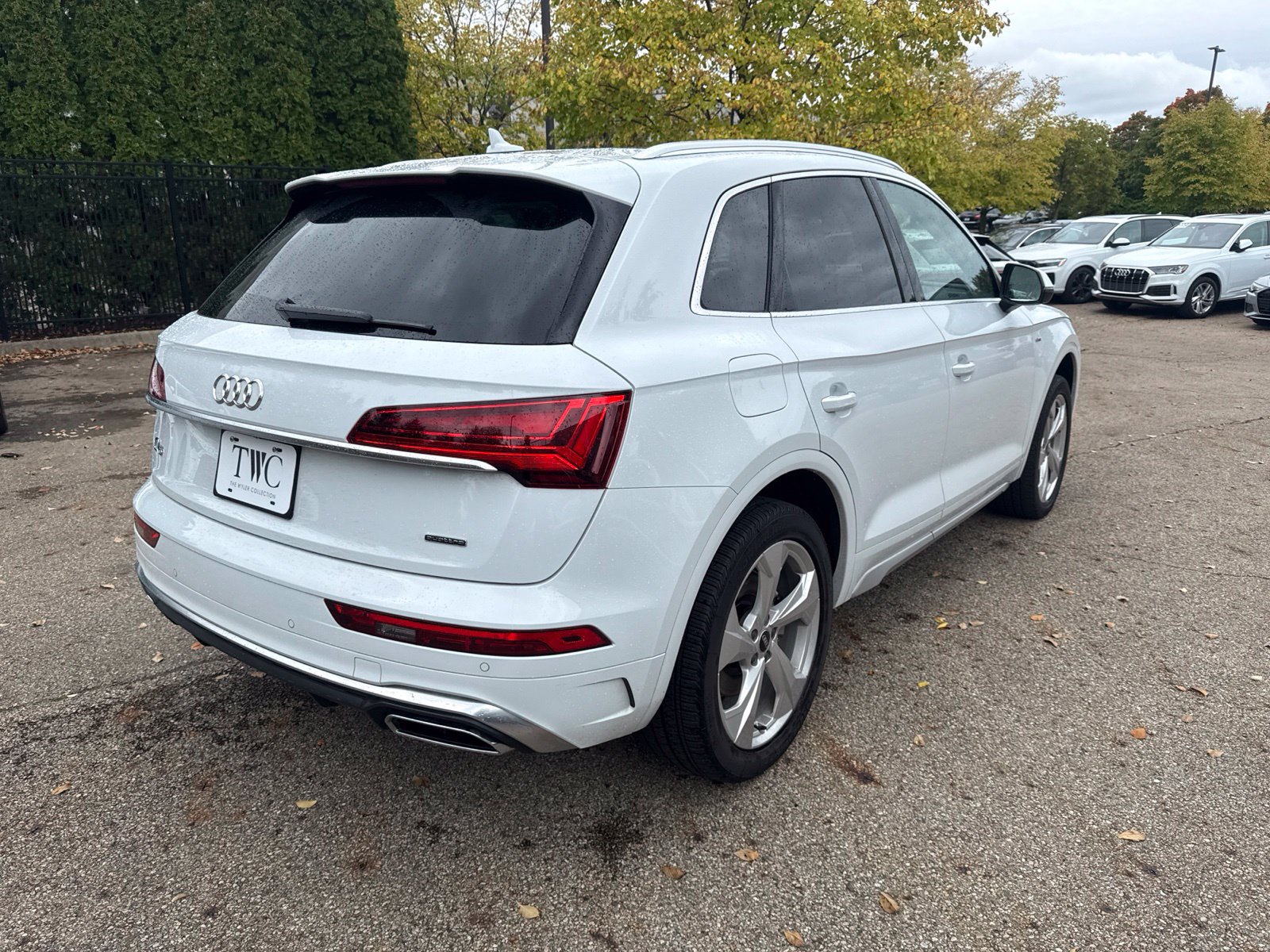 Used 2023 Audi Q5 2.0T Premium Plus w/ Premium Plus Package AWD/4WD image 5
