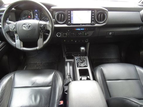 Certified 2020 Toyota Tacoma TRD Sport w/ TRD Premium Sport Package AWD/4WD image 29