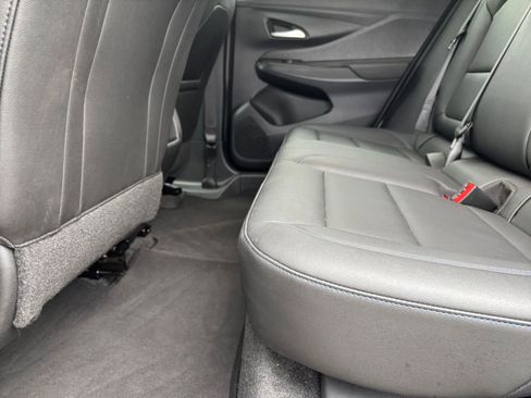 Used 2025 Buick Envista Sport Touring image 25