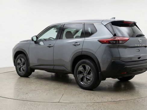 Used 2025 Nissan Rogue SV image 6
