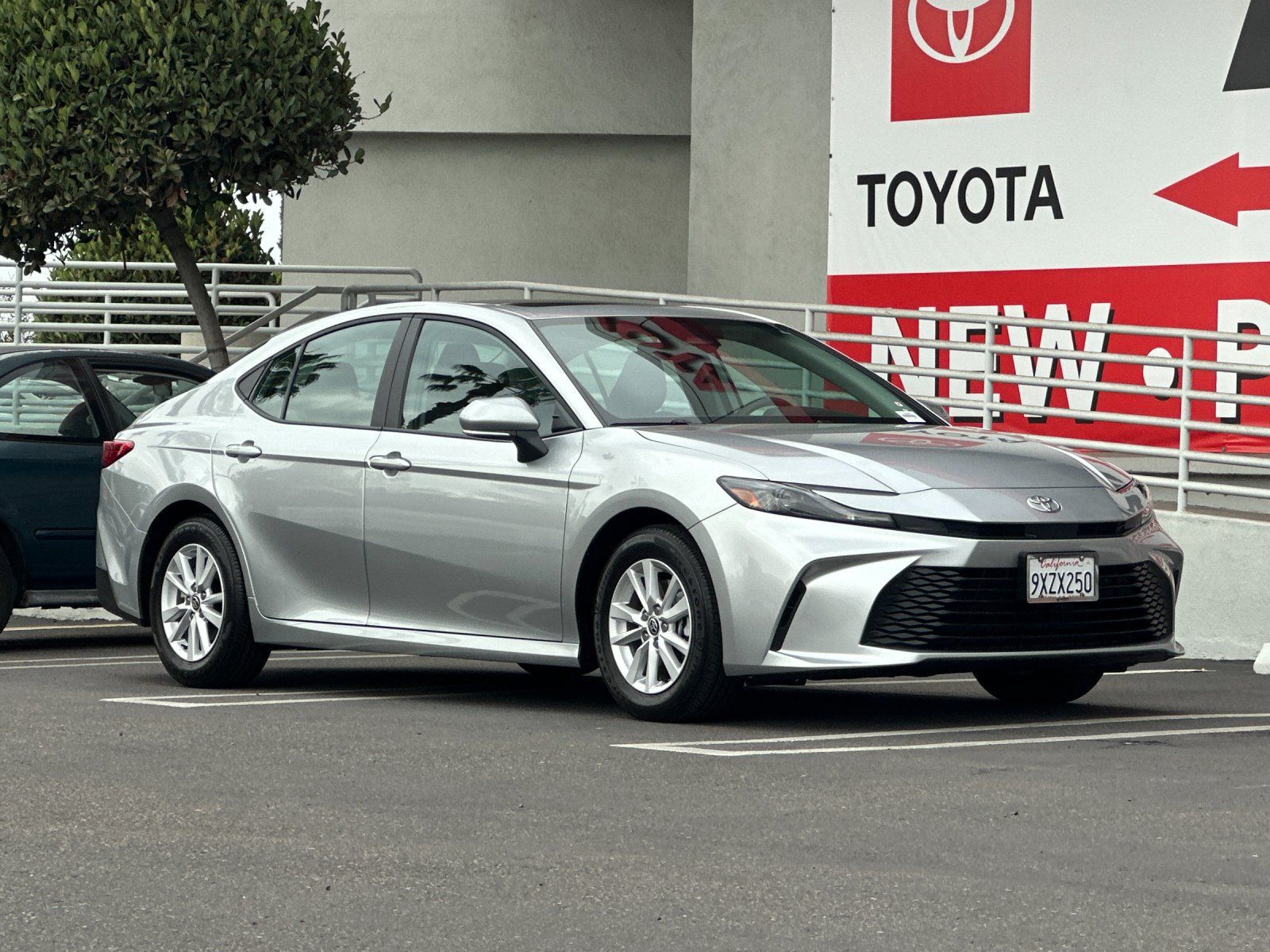 Used 2026 Toyota Camry LE w/ Convenience Package FWD image 8