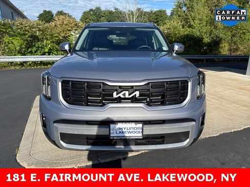 Used 2024 Kia Telluride S image 3