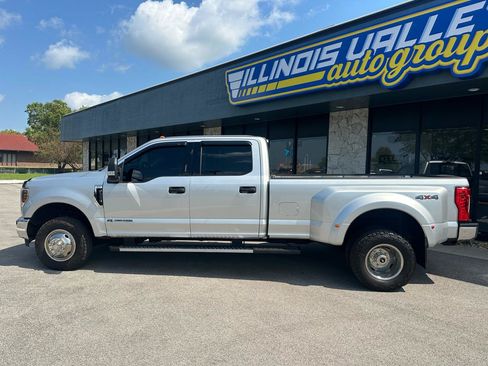 Used 2019 Ford F350 XLT AWD/4WD image 4