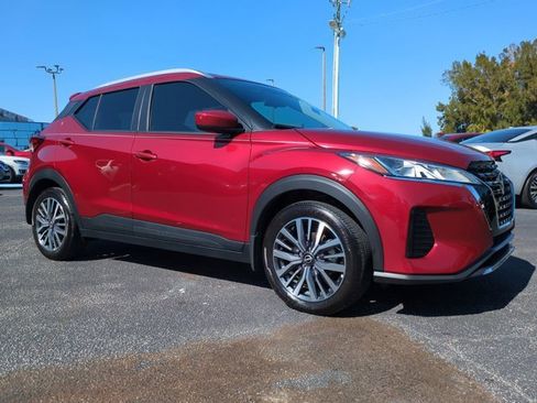 Certified 2023 Nissan Kicks SV image 2