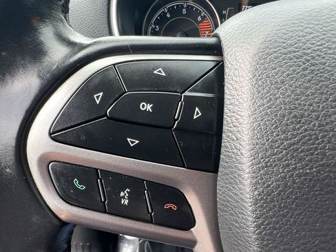 Used 2019 Jeep Cherokee Latitude Plus FWD image 20