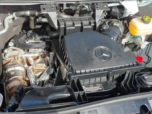 Used 2025 Mercedes-Benz Sprinter 2500 image 21