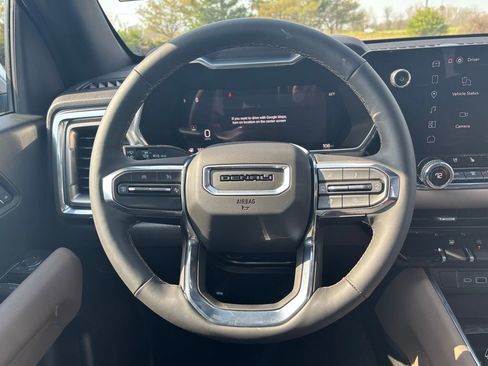 Used 2025 GMC Canyon Denali AWD/4WD image 26