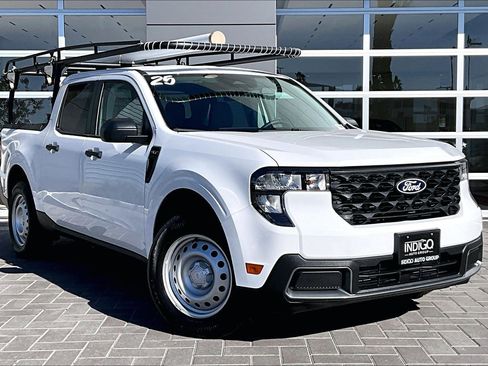 Used 2025 Ford Maverick XLT w/ Equipment Group 302A image 3