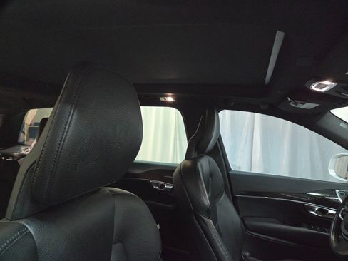 Used 2018 Volvo XC90 T6 Momentum w/ Convenience Package image 26