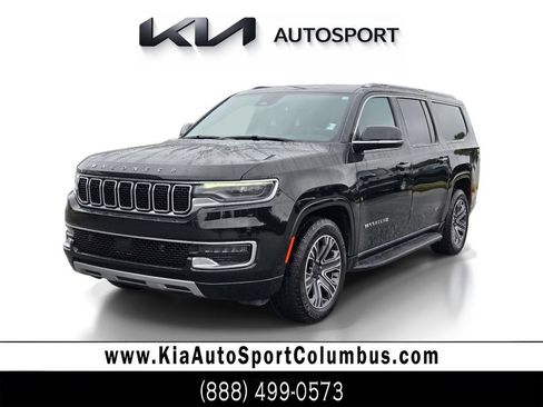 Used 2024 Jeep Wagoneer L Series II w/ Flexible Seating Group RWD image 1