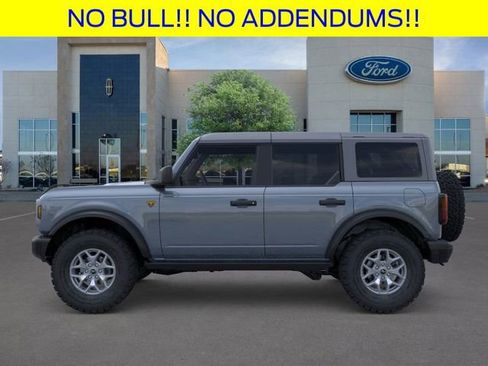 New 2025 Ford Bronco Badlands image 3