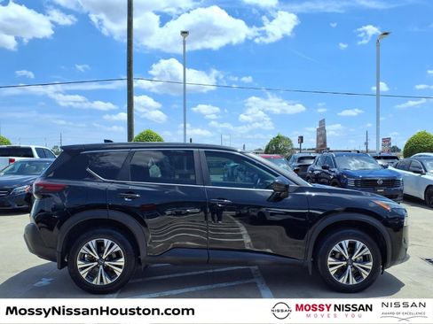 Used 2023 Nissan Rogue SV FWD image 8