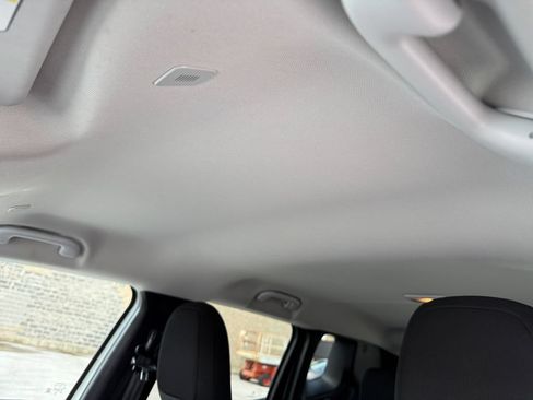 Used 2023 Jeep Renegade Latitude AWD/4WD image 29
