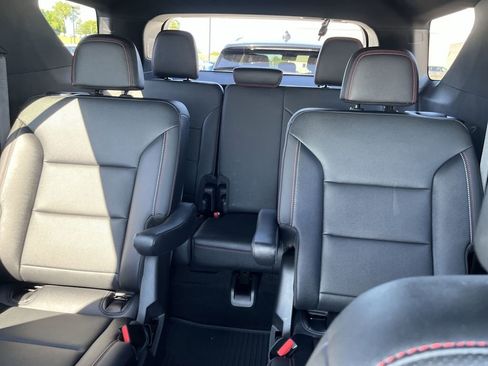 Used 2025 Chevrolet Traverse Z71 AWD/4WD image 23