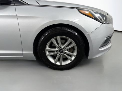 Used 2017 Hyundai Sonata SE image 3