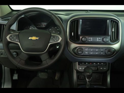 Used 2022 Chevrolet Colorado Z71 AWD/4WD image 14