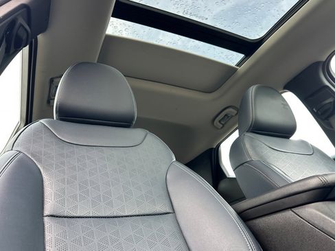 Used 2022 Chevrolet Bolt EUV Premier w/ Sun & Sound Package image 20