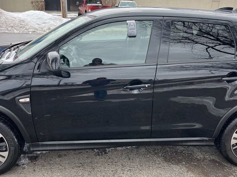 Used 2020 Mitsubishi Outlander Sport ES image 3