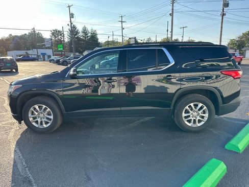 Used 2021 Chevrolet Traverse LT image 4