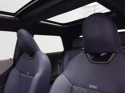 Certified 2025 MINI Cooper 2-Door Hardtop image 12