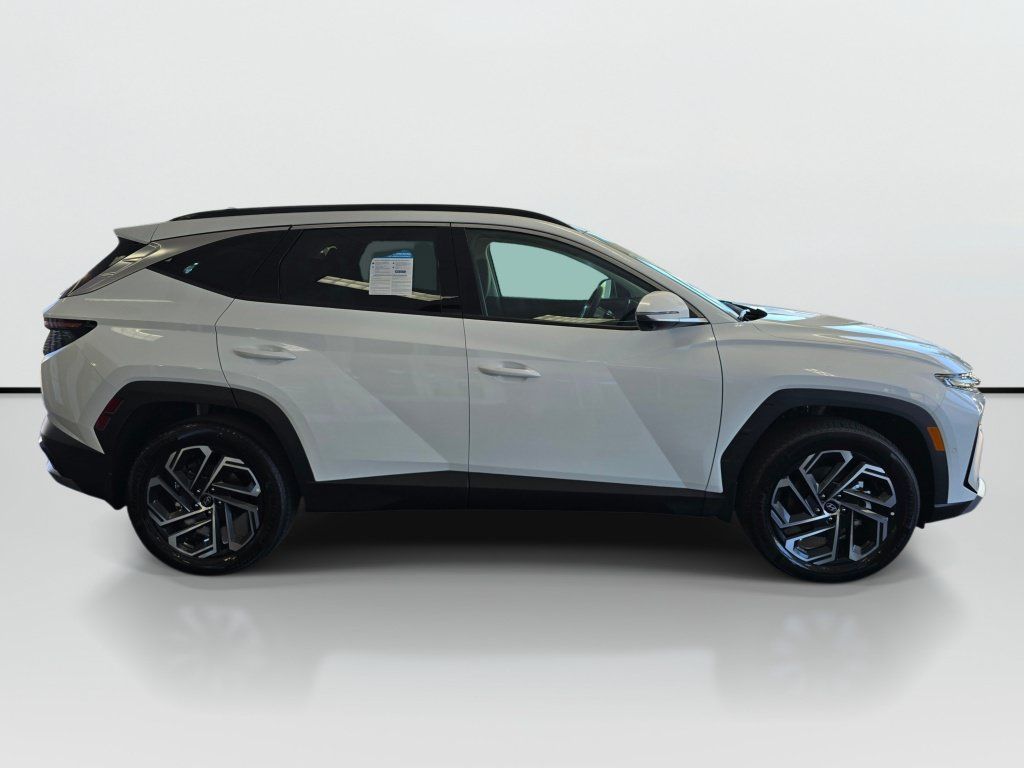 New 2026 Hyundai Tucson Limited AWD/4WD image 2