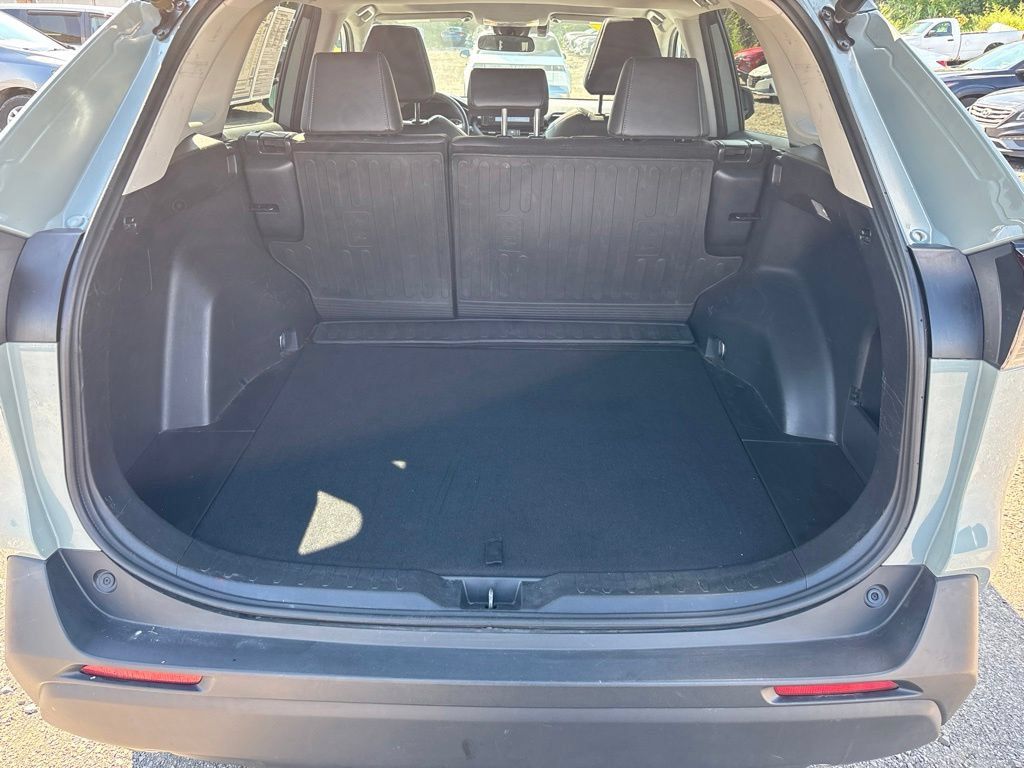 Used 2019 Toyota RAV4 XLE Premium AWD/4WD image 33
