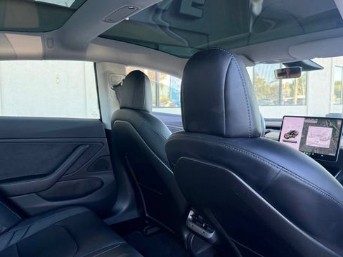 Used 2018 Tesla Model 3 Mid Range RWD image 16
