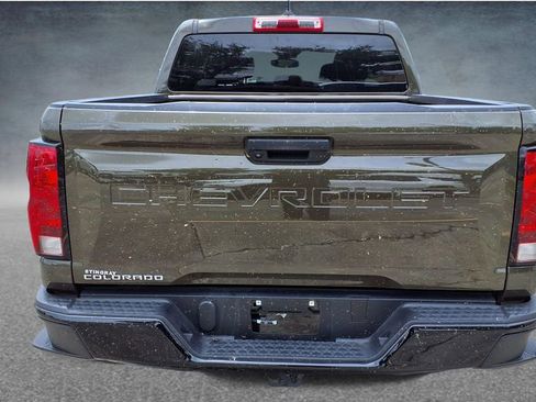 Used 2023 Chevrolet Colorado W/T RWD image 6