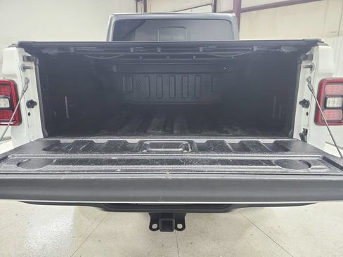 Used 2022 Jeep Gladiator Overland w/ Popular Equipment Package AWD/4WD image 40