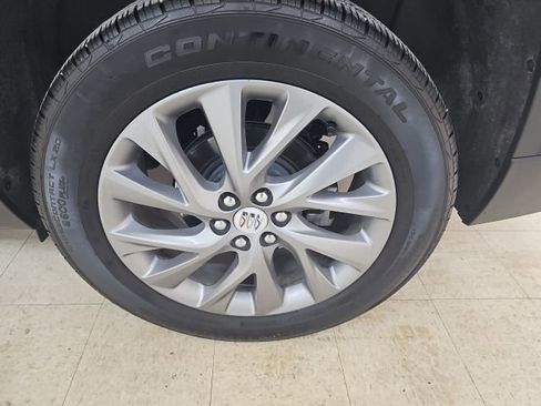 Used 2025 Buick Enclave Preferred image 12