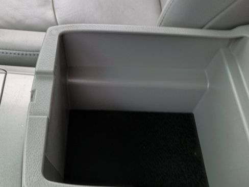 Used 2012 Toyota Highlander FWD image 33