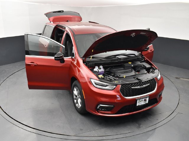 New 2026 Chrysler Pacifica Select AWD/4WD image 25