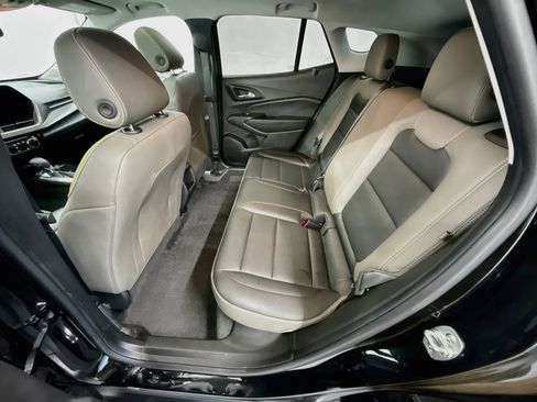 Used 2025 Chevrolet Trax ACTIV w/ Sunroof Package FWD image 27