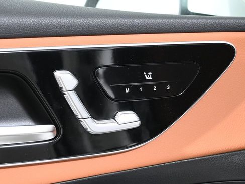 Used 2026 Mercedes-Benz GLC 300 4MATIC image 24