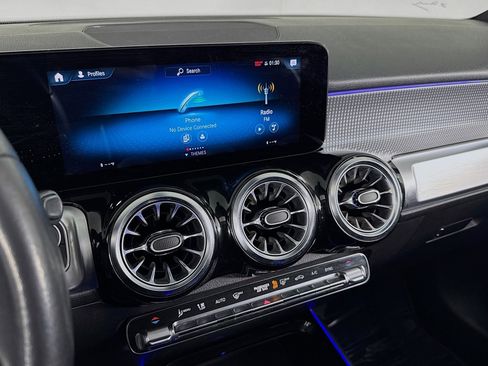 Certified 2022 Mercedes-Benz GLB 250 image 20