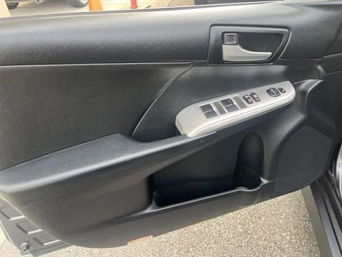 Used 2013 Toyota Camry SE image 22