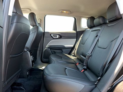 Used 2022 Jeep Compass Limited AWD/4WD image 19