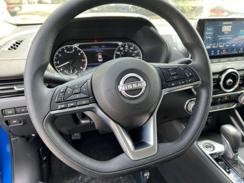 Used 2025 Nissan Sentra SV FWD image 27