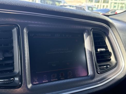 Used 2015 Dodge Challenger R/T Plus image 27