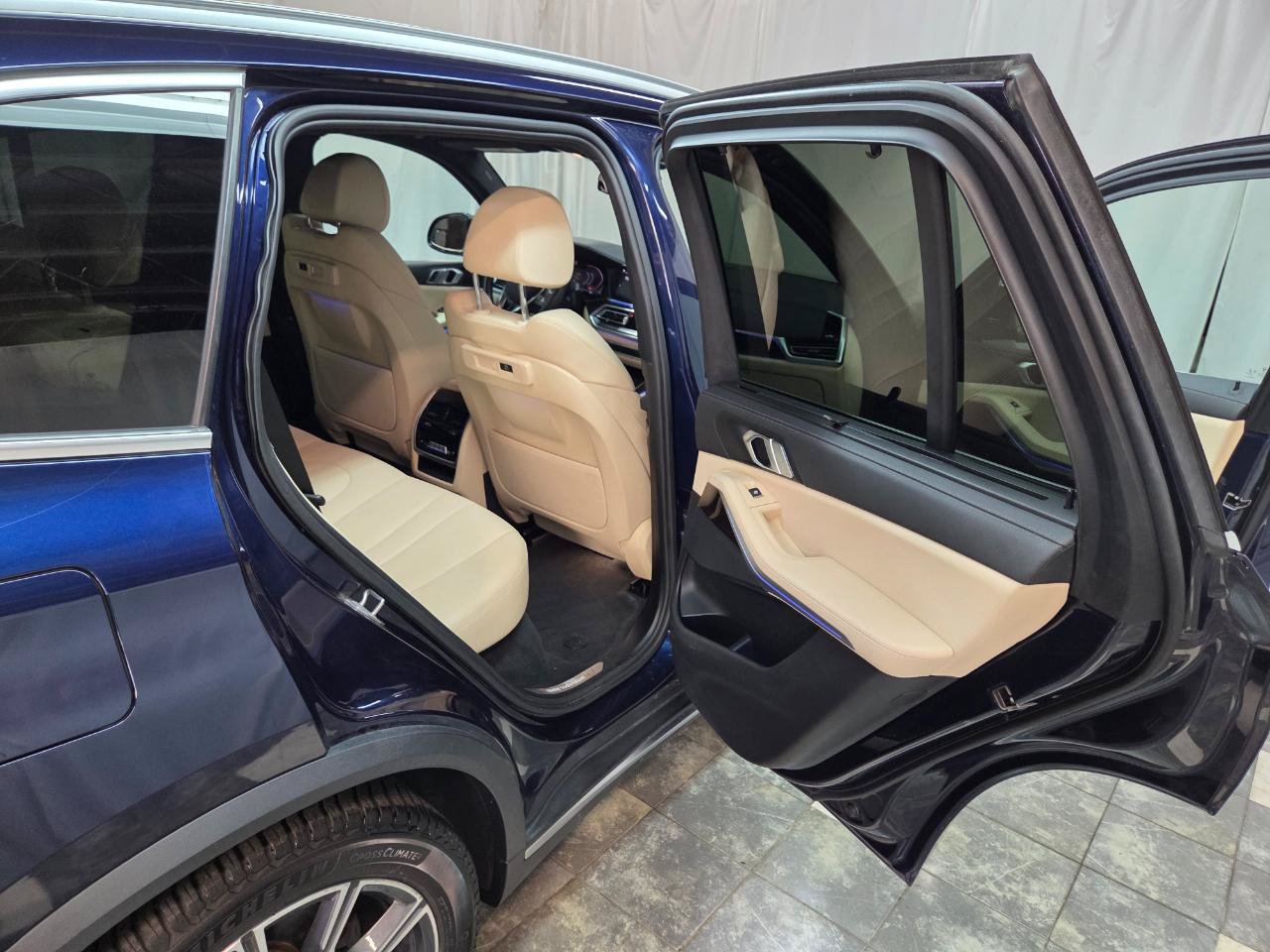 Used 2020 BMW X5 xDrive40i w/ Executive Package AWD/4WD image 14