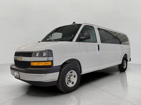 Used 2025 Chevrolet Express 3500 LT w/ LT Preferred Equipment Group image 12