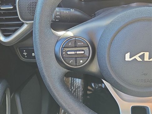 Used 2024 Kia Soul LX w/ Option Group 015 image 17