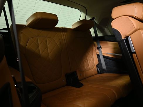 Certified 2023 BMW X7 xDrive40i w/ Premium Package image 38