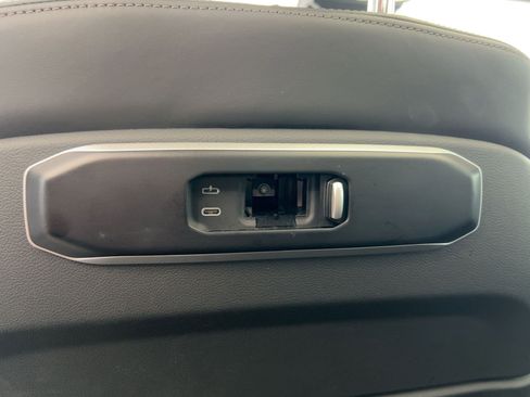 Used 2025 BMW X5 xDrive50e AWD/4WD image 33
