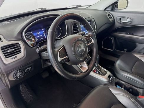 Used 2020 Jeep Compass Latitude w/ Popular Equipment Group FWD image 8