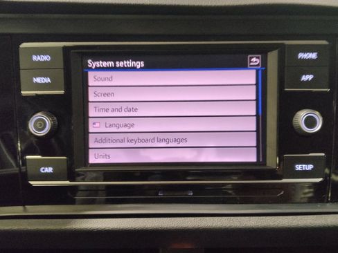 Used 2019 Volkswagen Jetta SE FWD image 25