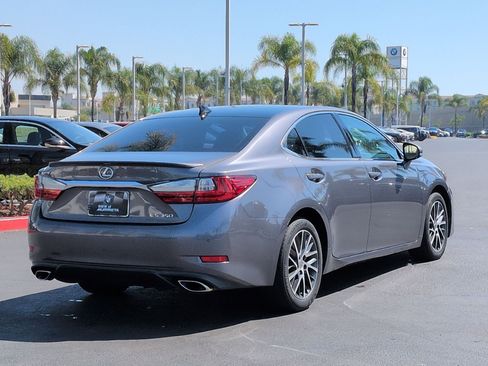 Used 2017 Lexus ES 350 w/ Navigation System Package FWD image 10