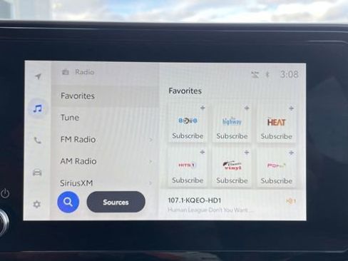 Used 2024 Toyota Highlander LE image 16