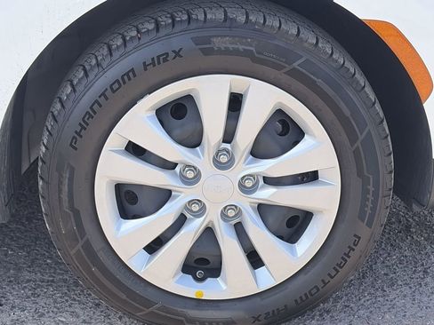 Certified 2024 Kia Soul LX FWD image 9
